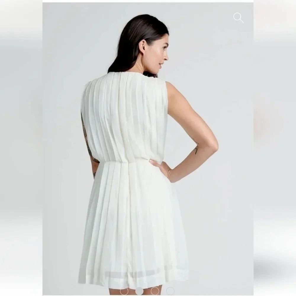 NWT || MODCLOTH || pleated dress - Picture 2 of 8